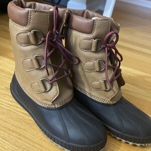 Title: GAP Kids Snow Boots Size 12/13 — Great For School & Everyday wear
